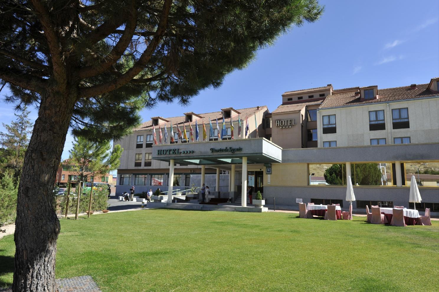 Puerta De Segovia Hotel La Lastrilla Exterior photo
