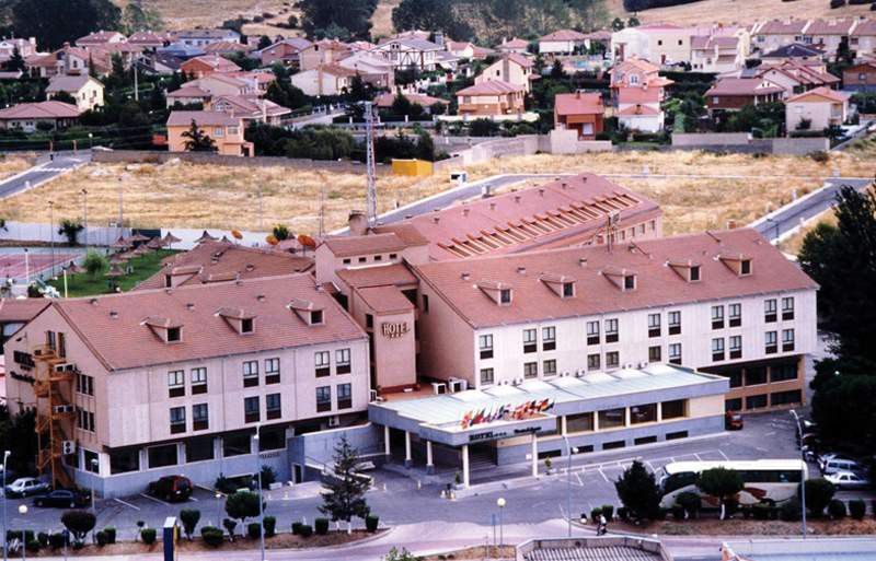 Puerta De Segovia Hotel La Lastrilla Exterior photo