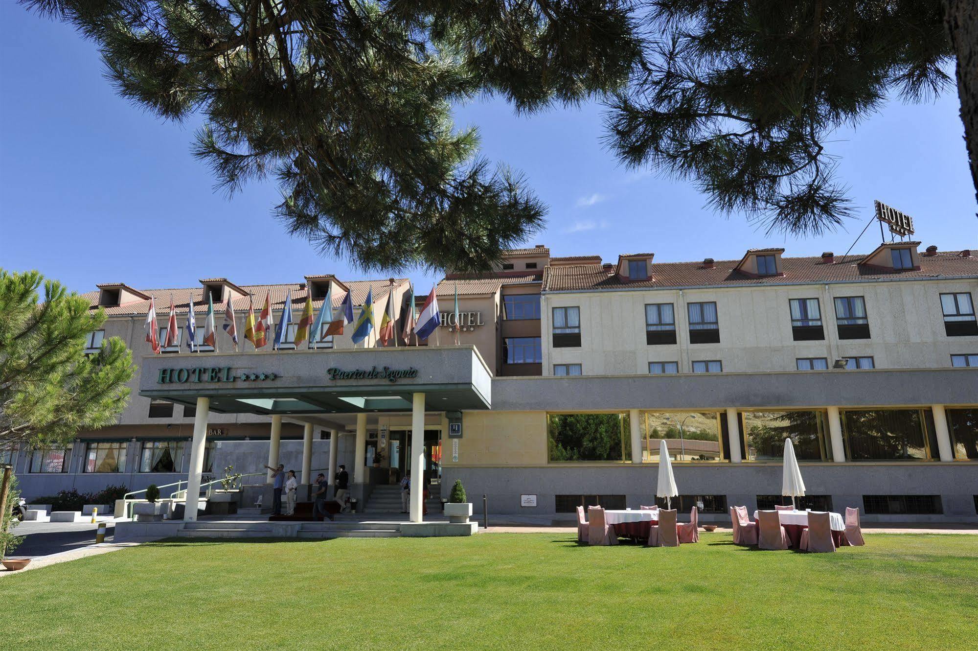Puerta De Segovia Hotel La Lastrilla Exterior photo